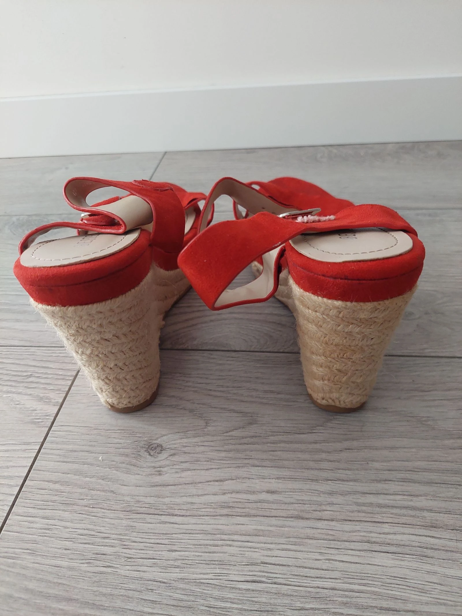Bestelle - Sandalias rojas – photo 3